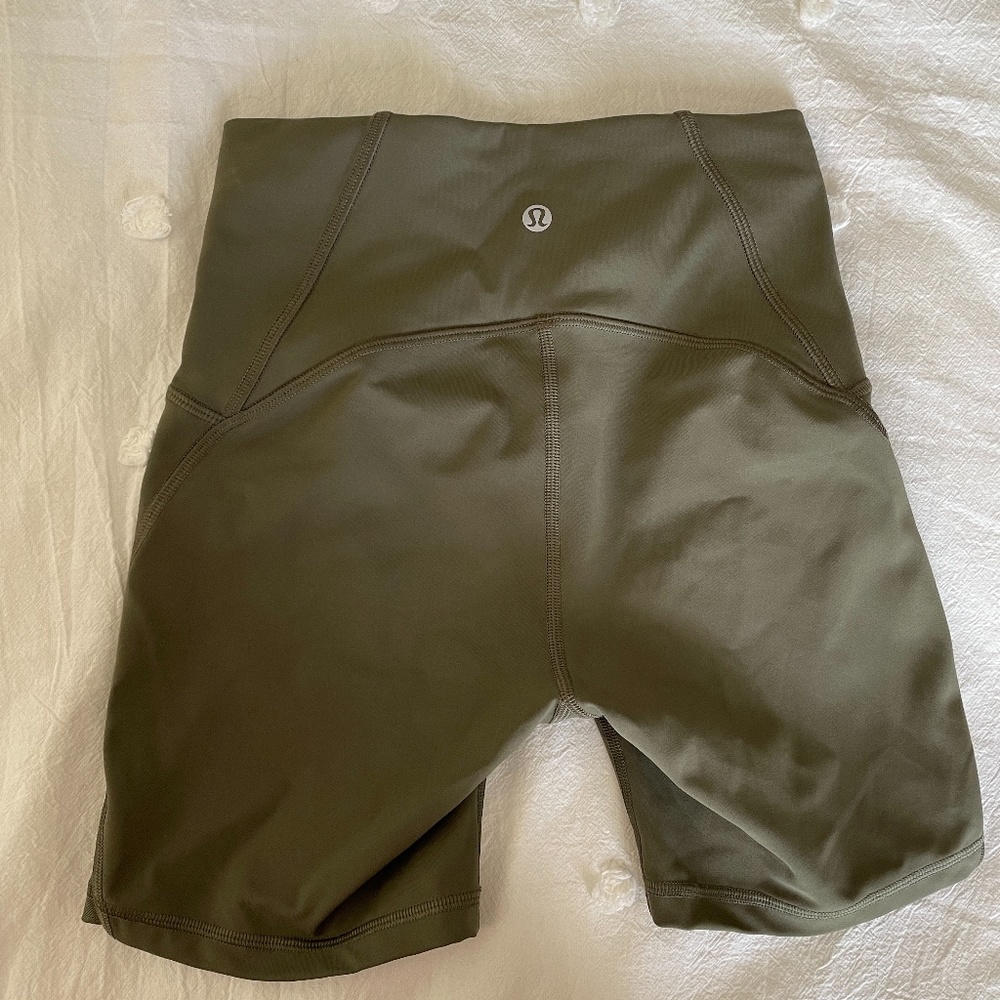 Lululemon shorts size 4